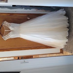 Amelia Couture size 8, Wedding, formal, ball gown. Champagne/Ivory